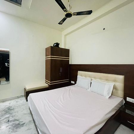 Hotel Divine Агра Экстерьер фото