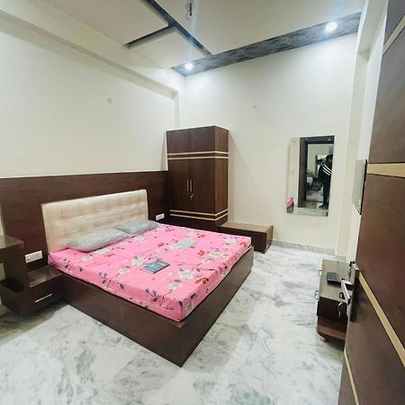 Hotel Divine Агра Экстерьер фото