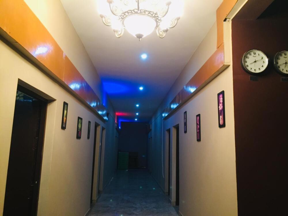 Hotel Divine Агра Экстерьер фото